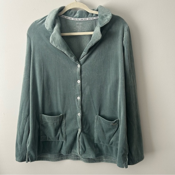 Nine West Other - Nine West sage green velour PN set L